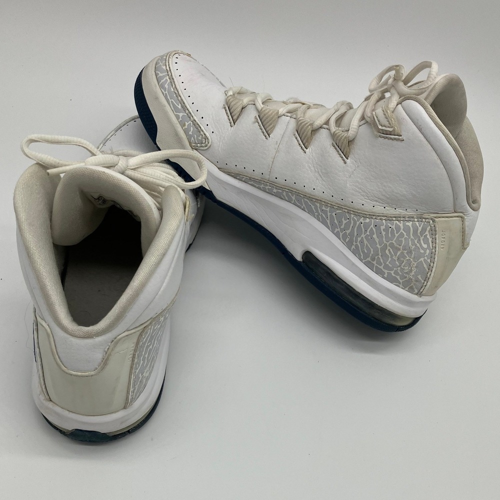 Nike Jordan Big Fund White Navy Blue Elephant Print Sneakers 6.5Y BV1100-104
